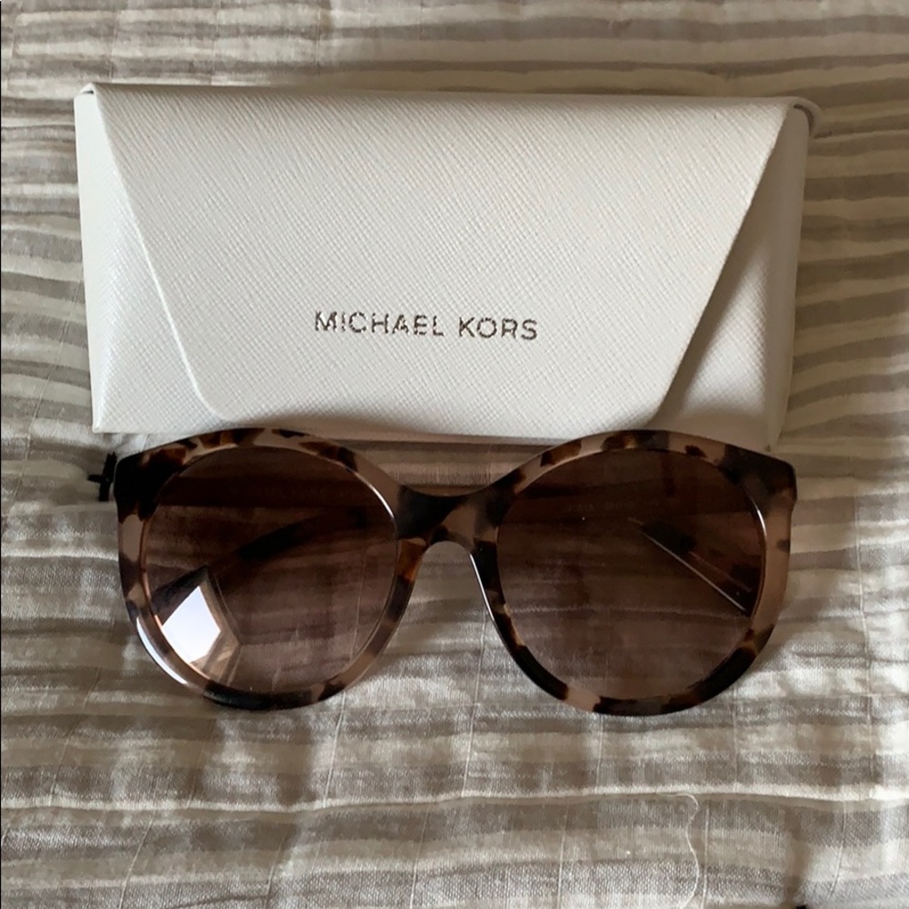 Michael kors sunglasses with case